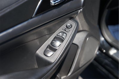2017 Nissan Maxima SR