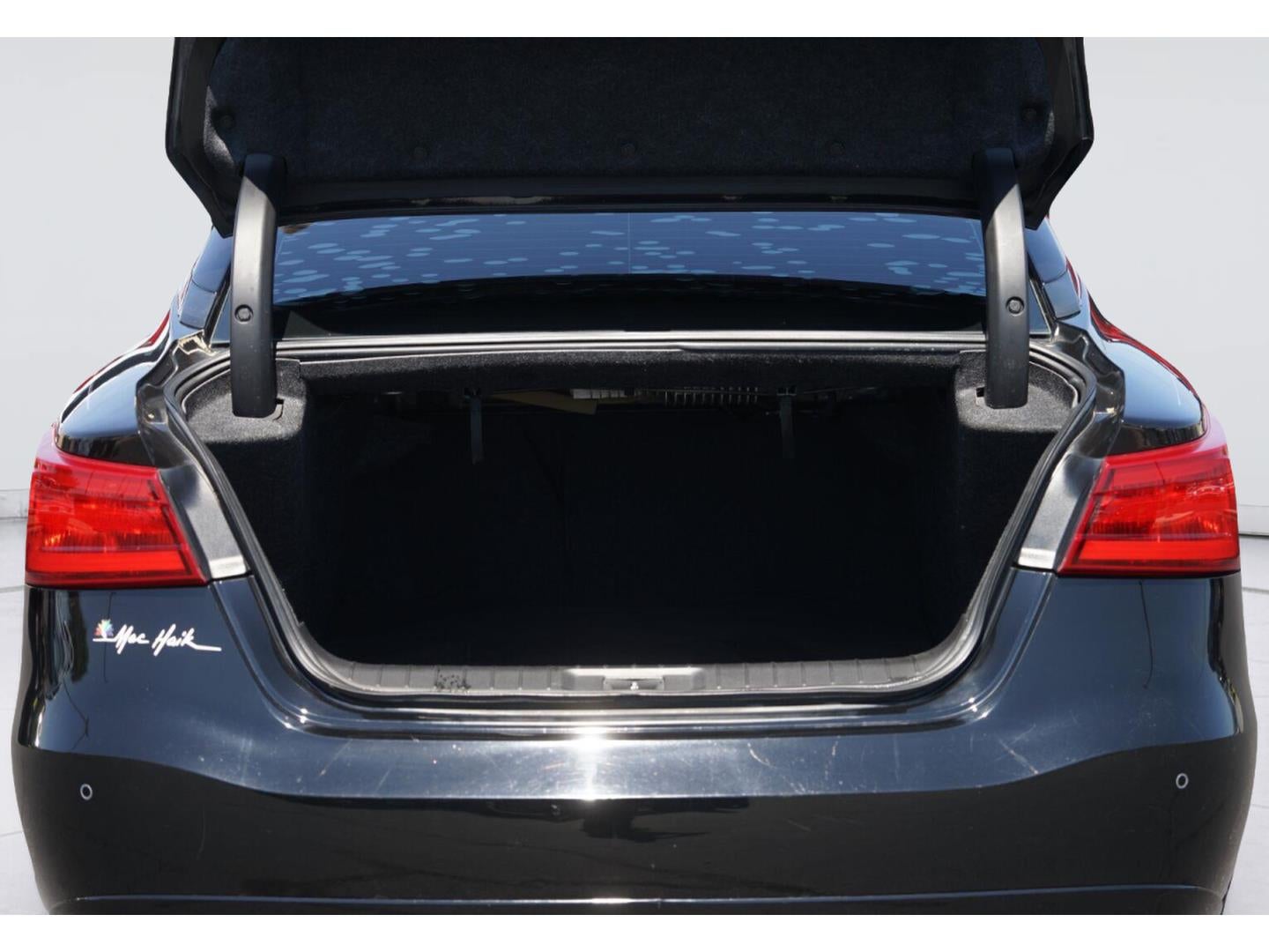2017 Nissan Maxima SR