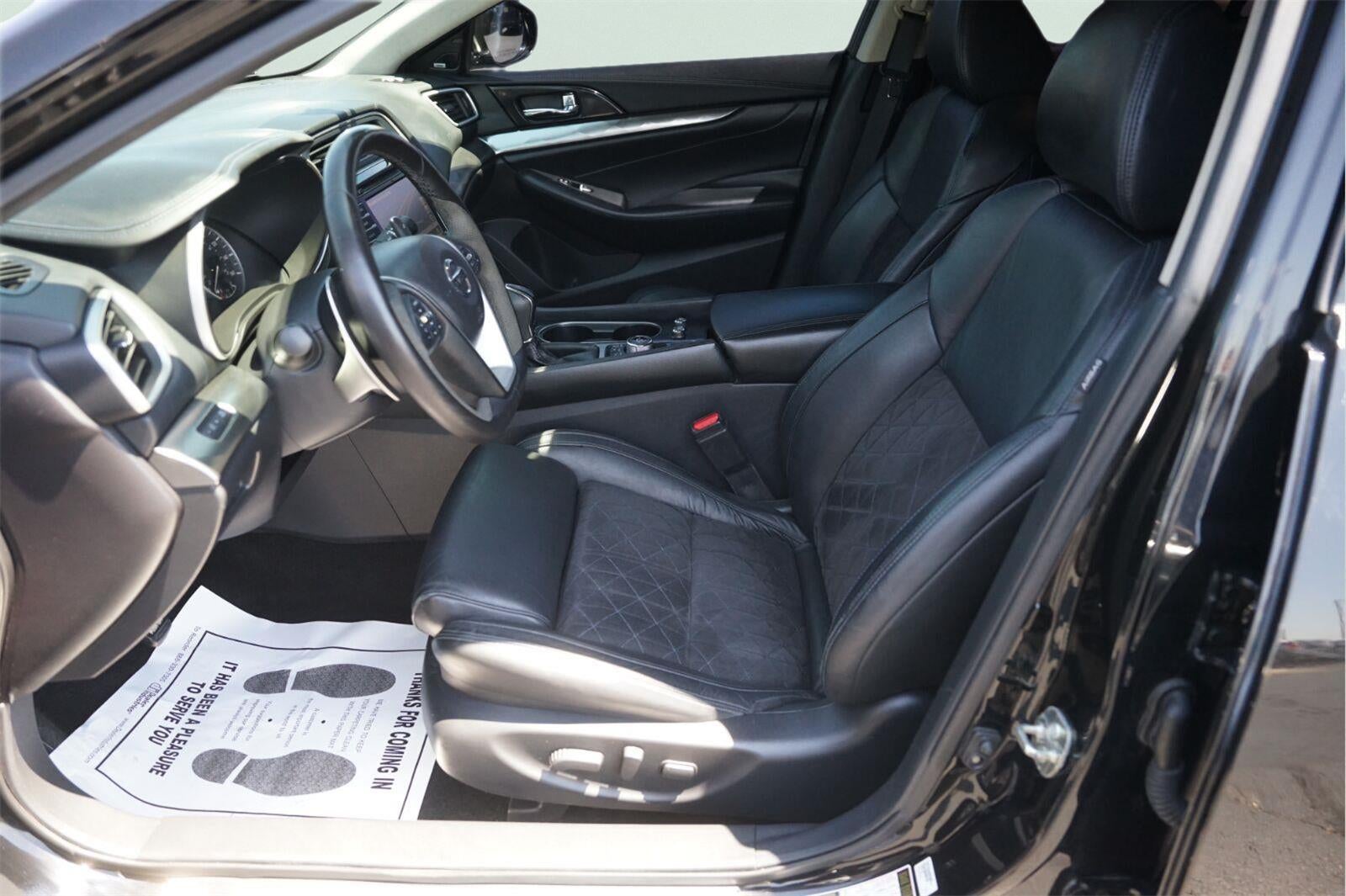 2017 Nissan Maxima SR