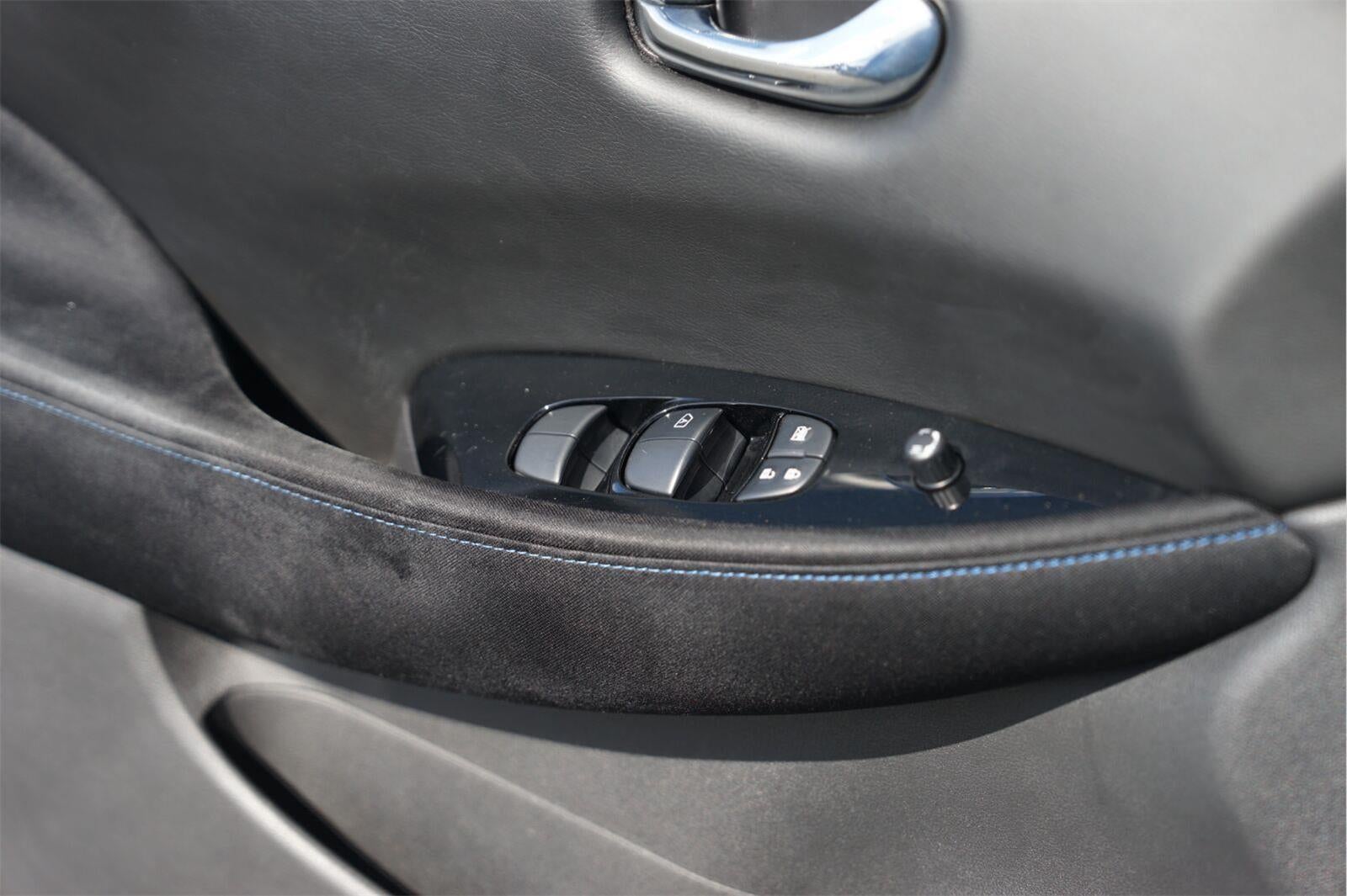 2018 Nissan LEAF SV