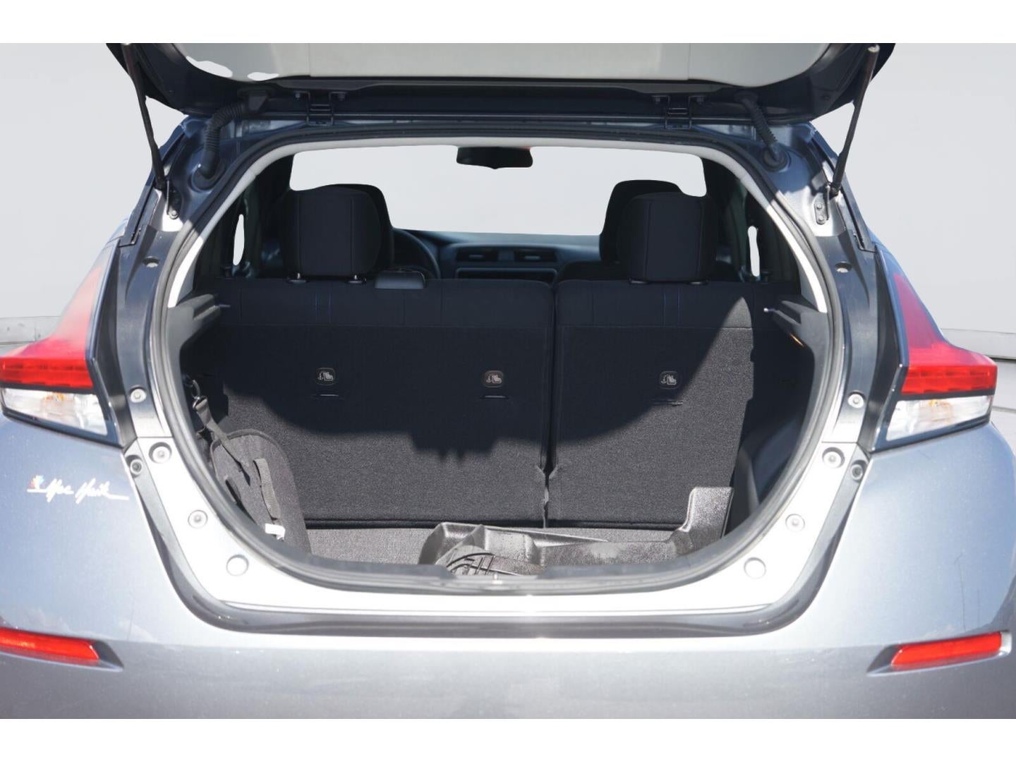 2018 Nissan LEAF SV