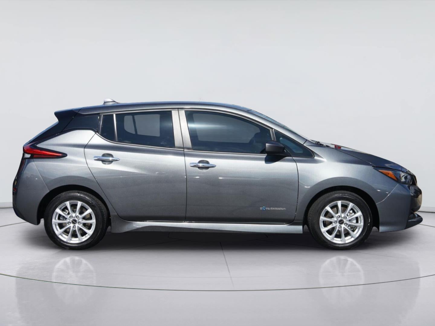 2018 Nissan LEAF SV