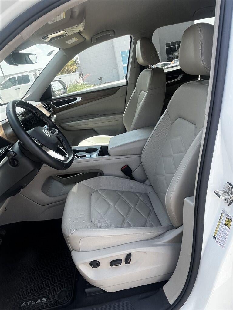 2024 Volkswagen Atlas 2.0T SE