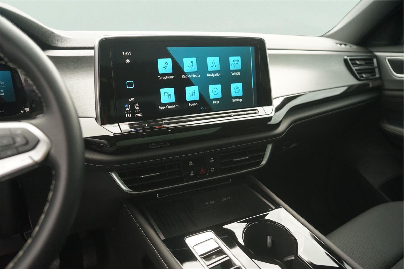 2025 Volkswagen Atlas Cross Sport 2.0T SE w/Technology