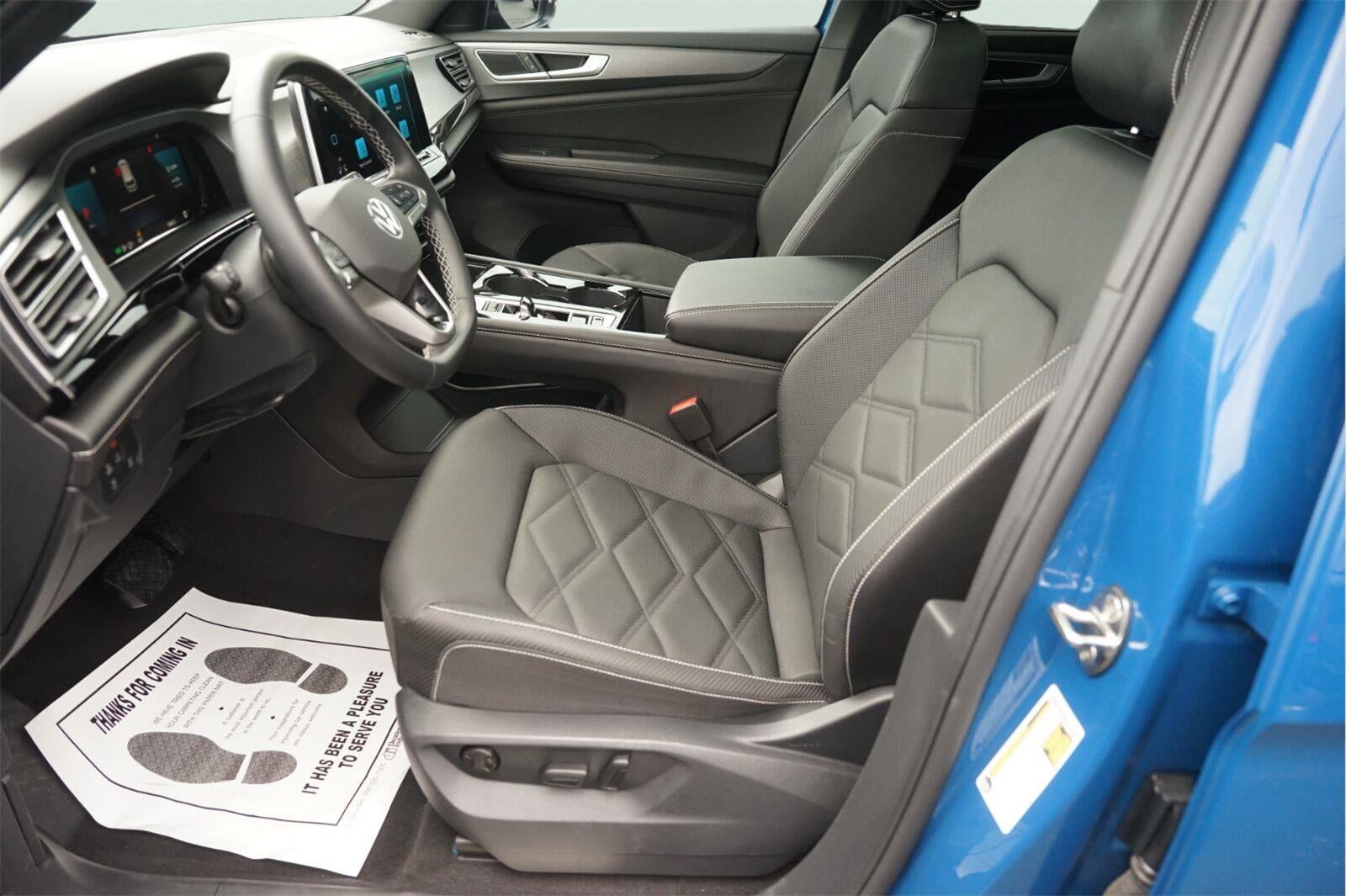 2025 Volkswagen Atlas Cross Sport 2.0T SE w/Technology