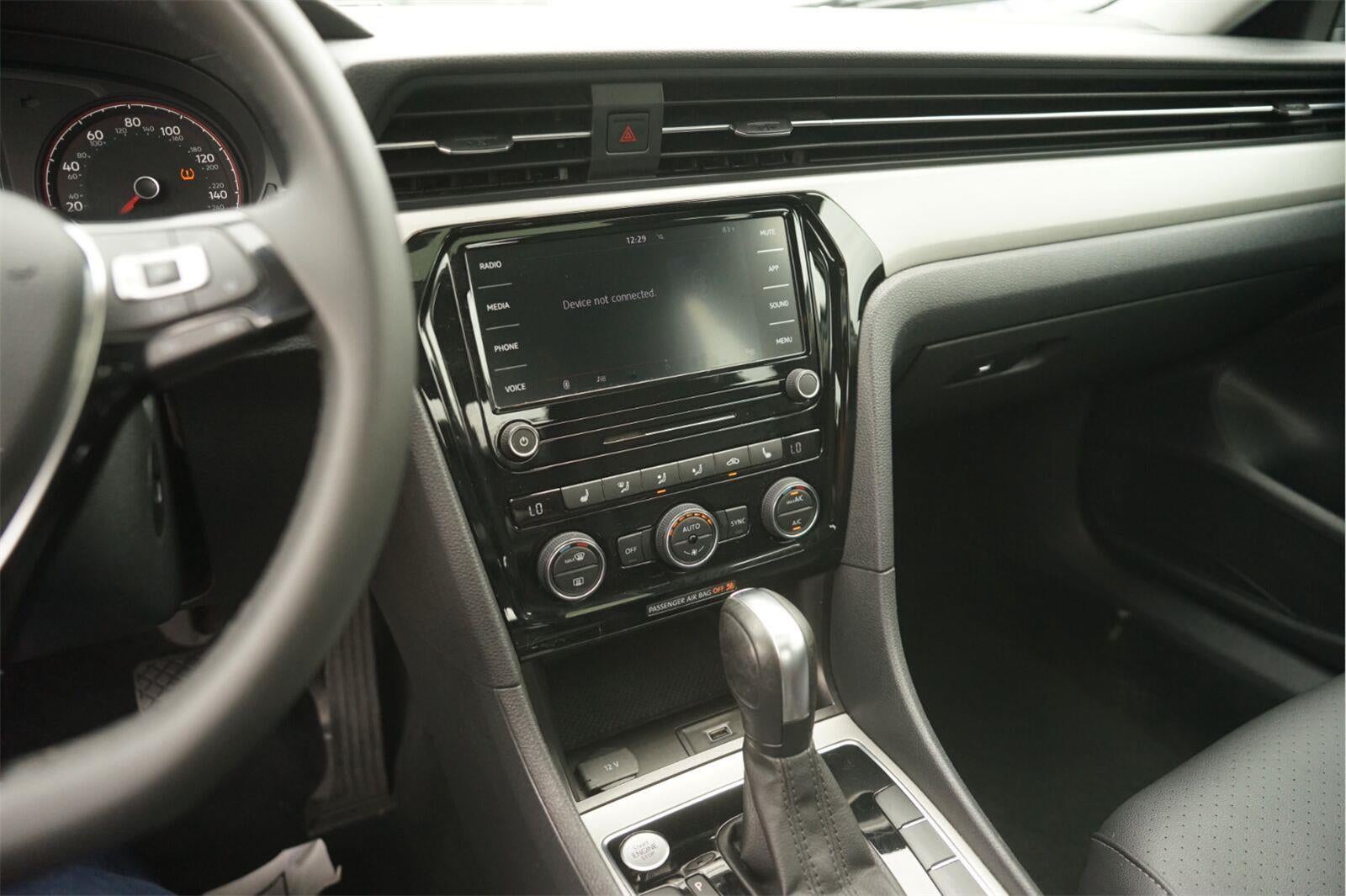 2022 Volkswagen Passat SE