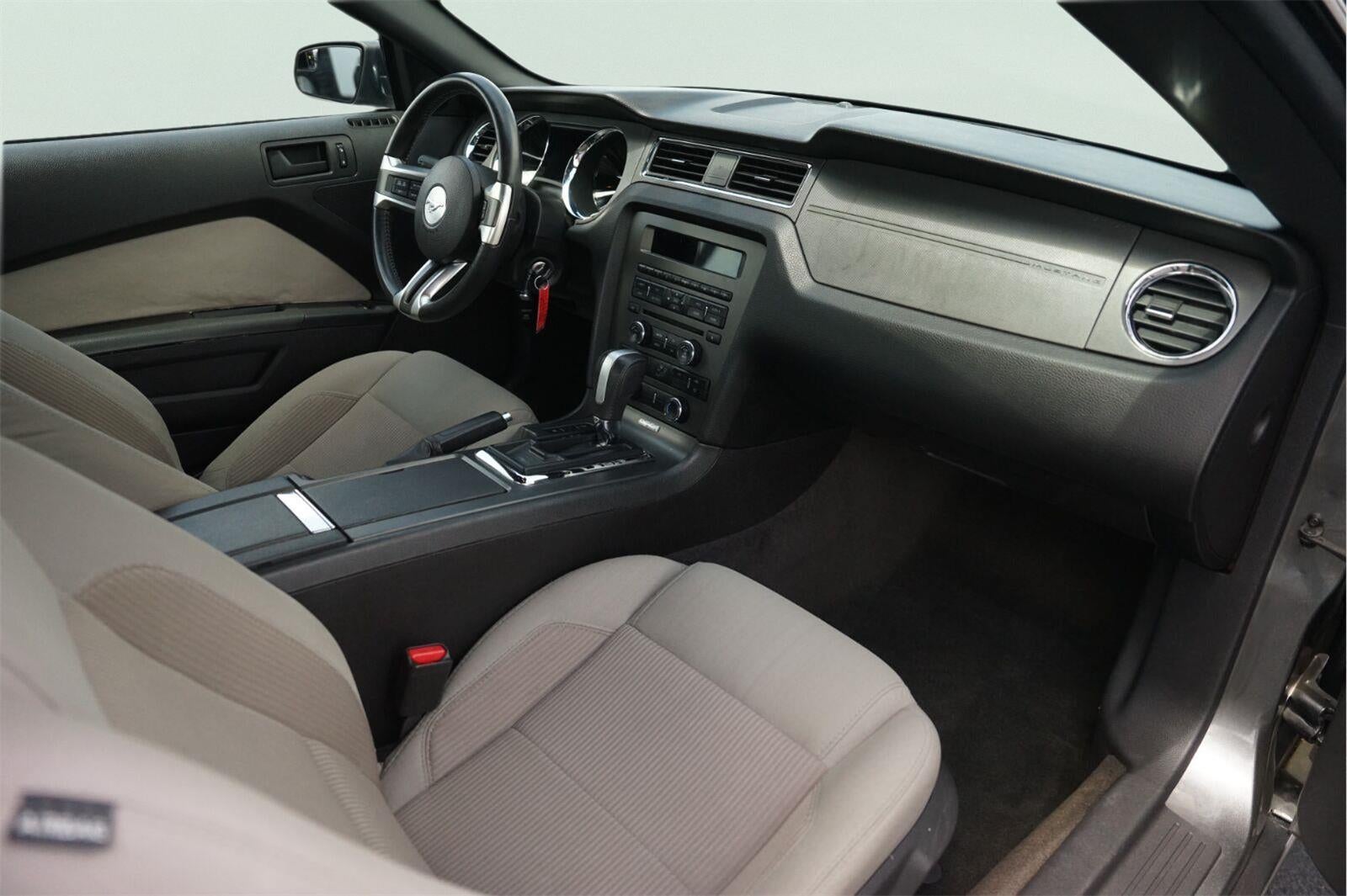 2014 Ford Mustang V6