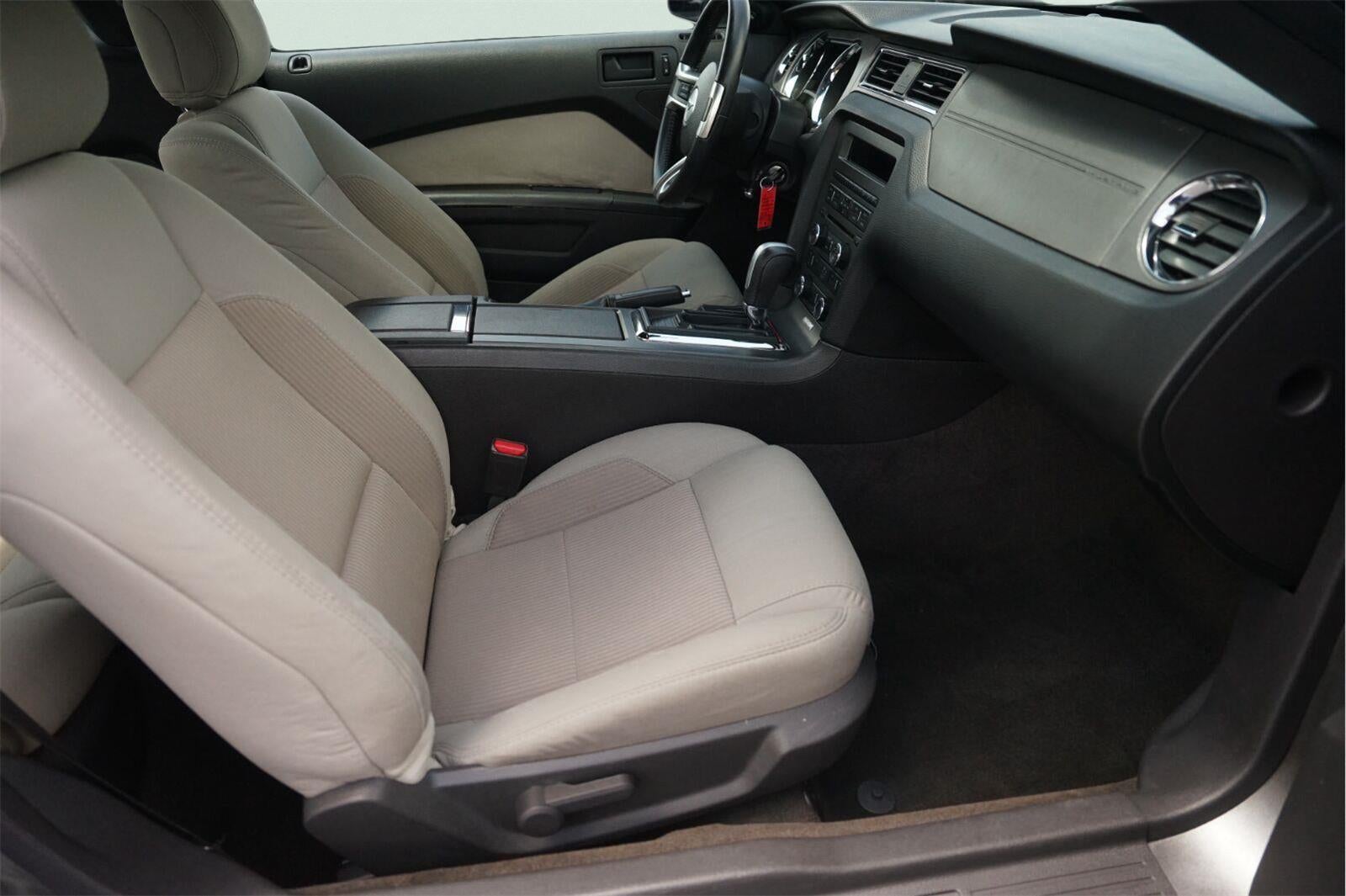 2014 Ford Mustang V6