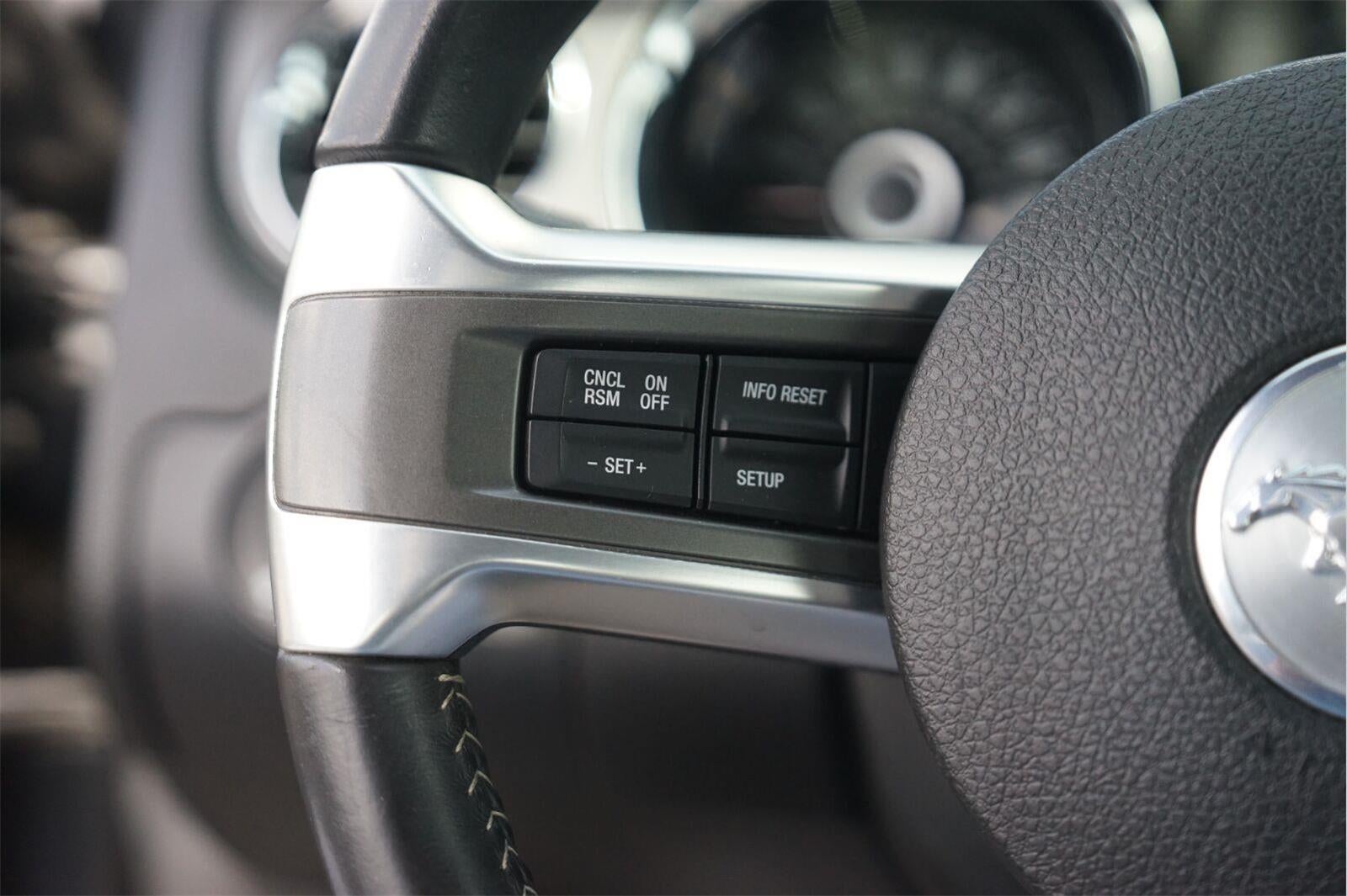 2014 Ford Mustang V6