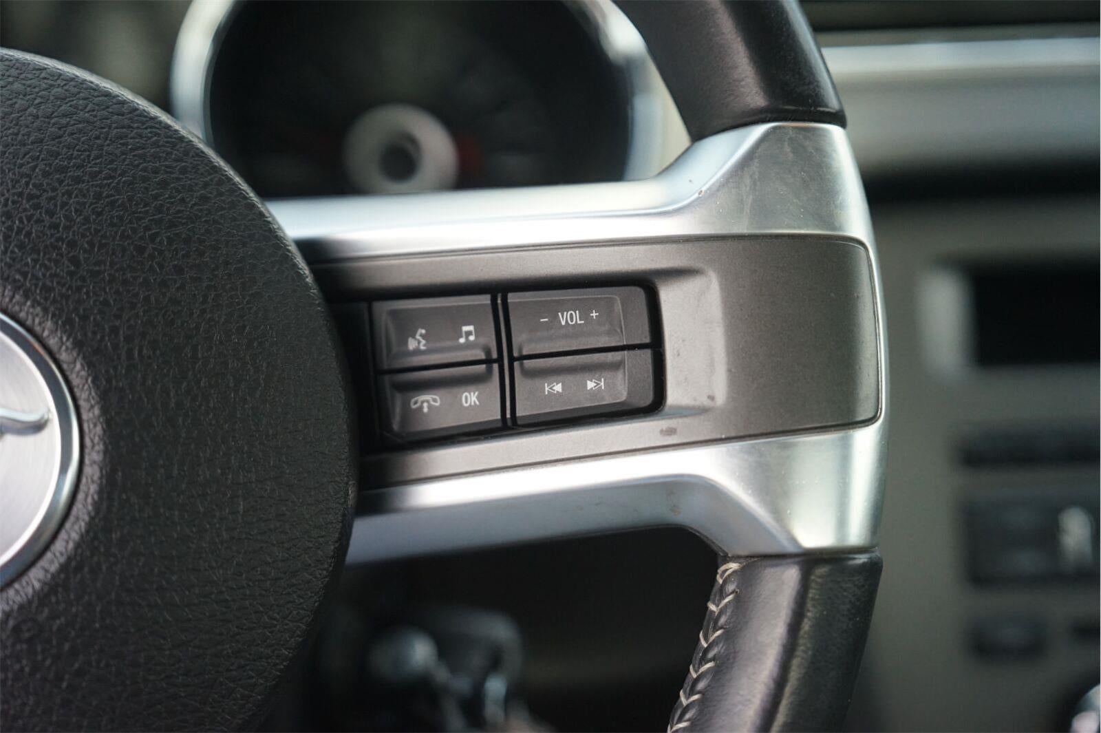 2014 Ford Mustang V6