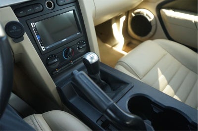 2006 Ford MUSTANG Base