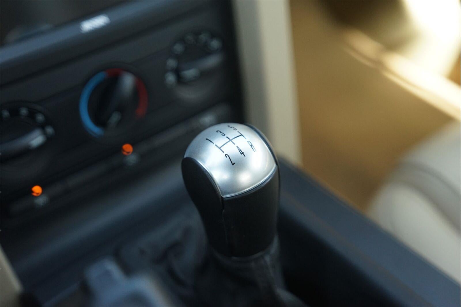 2006 Ford MUSTANG Base