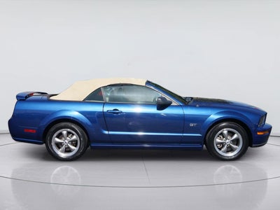 2006 Ford MUSTANG Base
