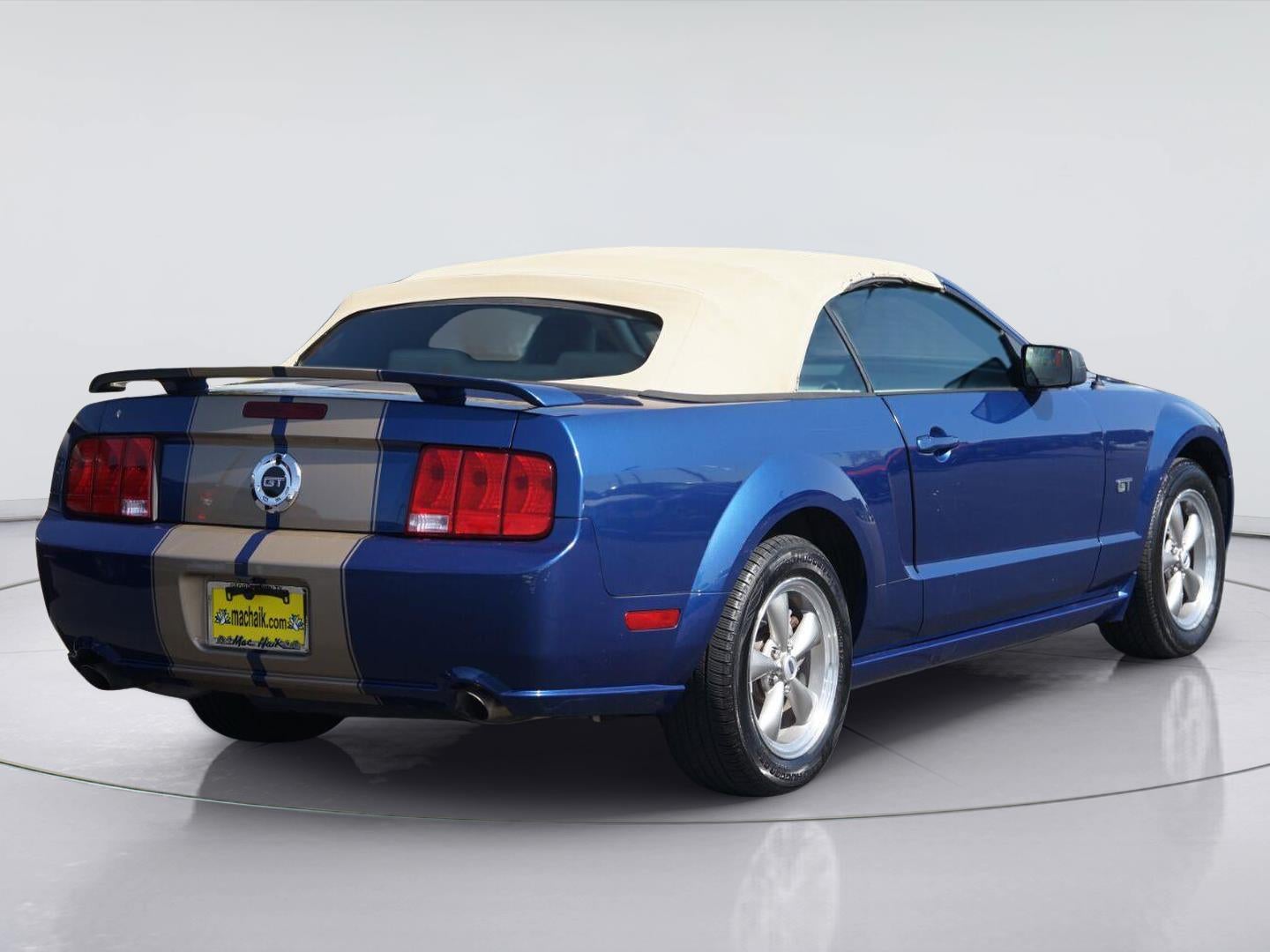 2006 Ford MUSTANG Base