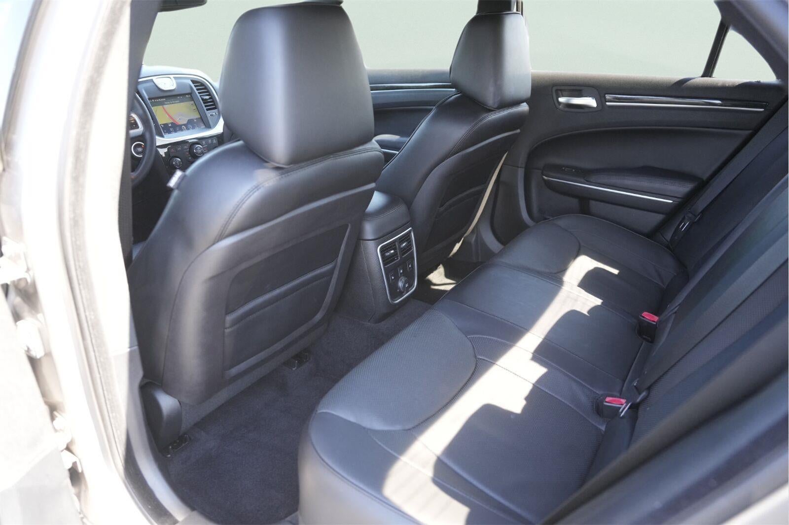 2014 Chrysler 300 300C