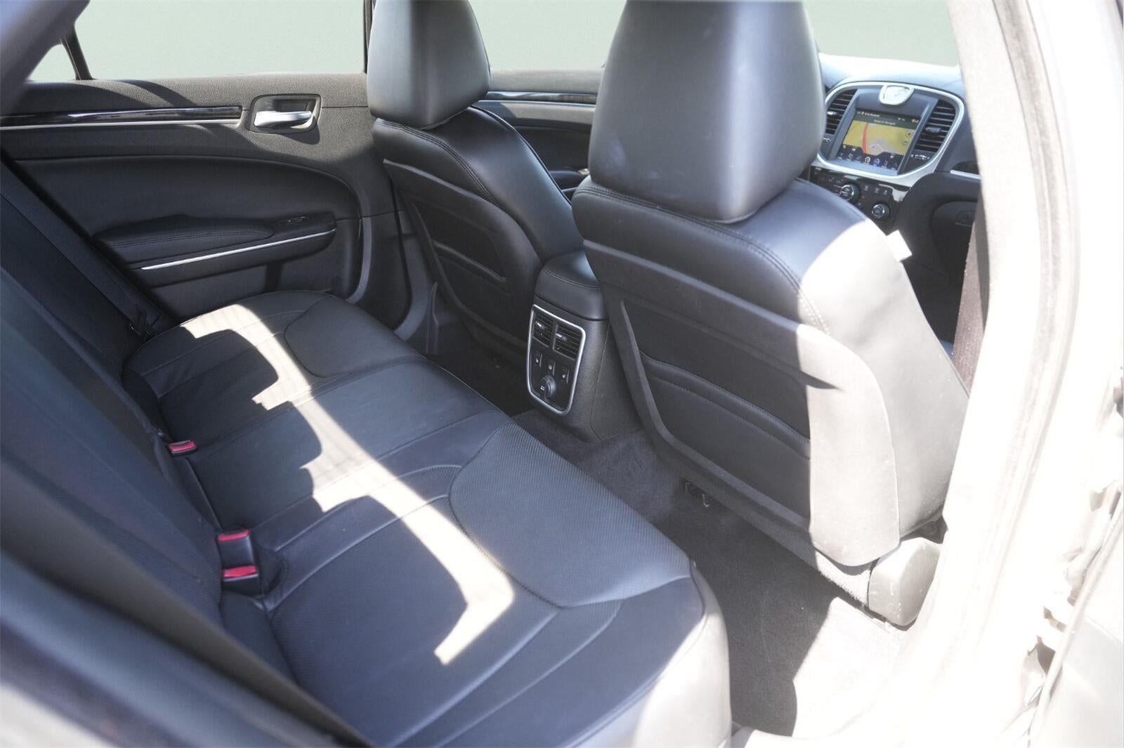 2014 Chrysler 300 300C