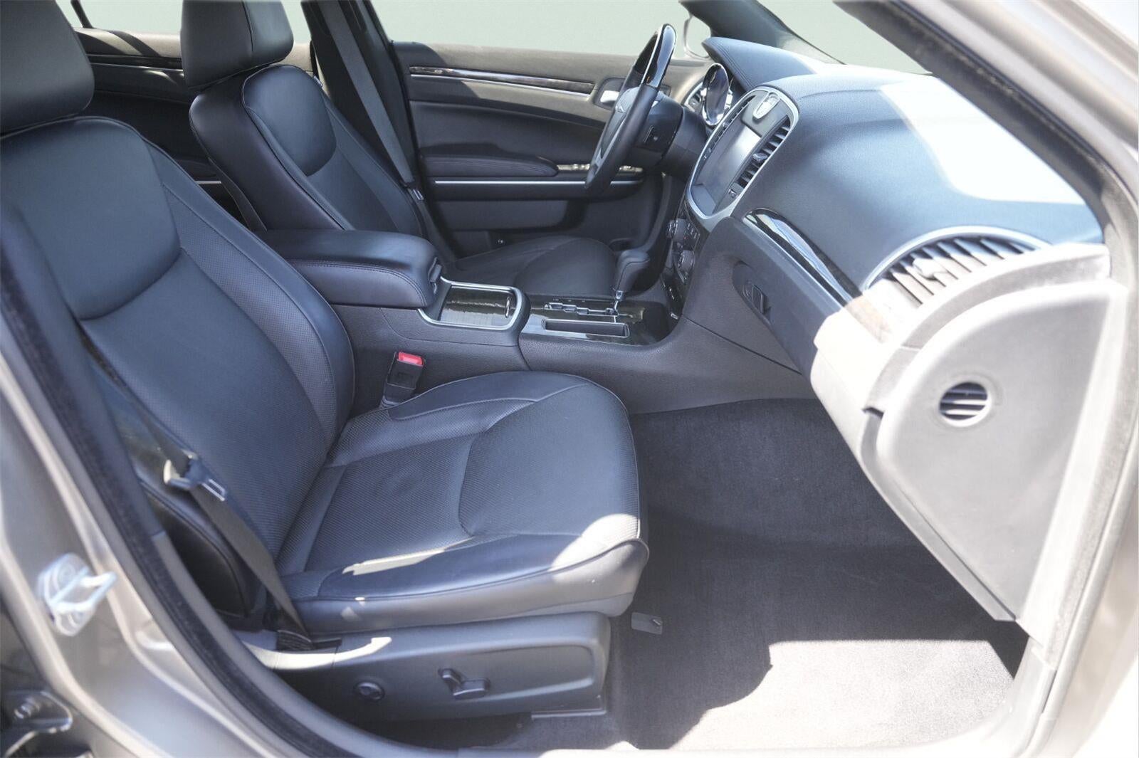 2014 Chrysler 300 300C