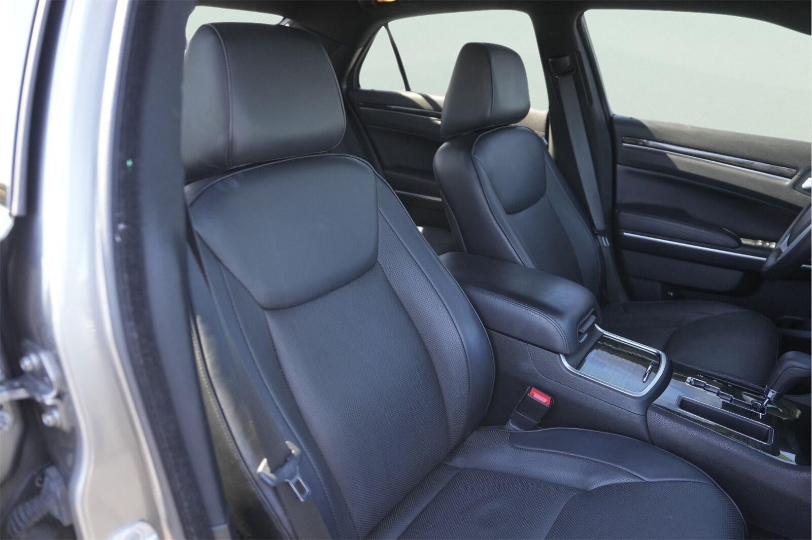 2014 Chrysler 300 300C