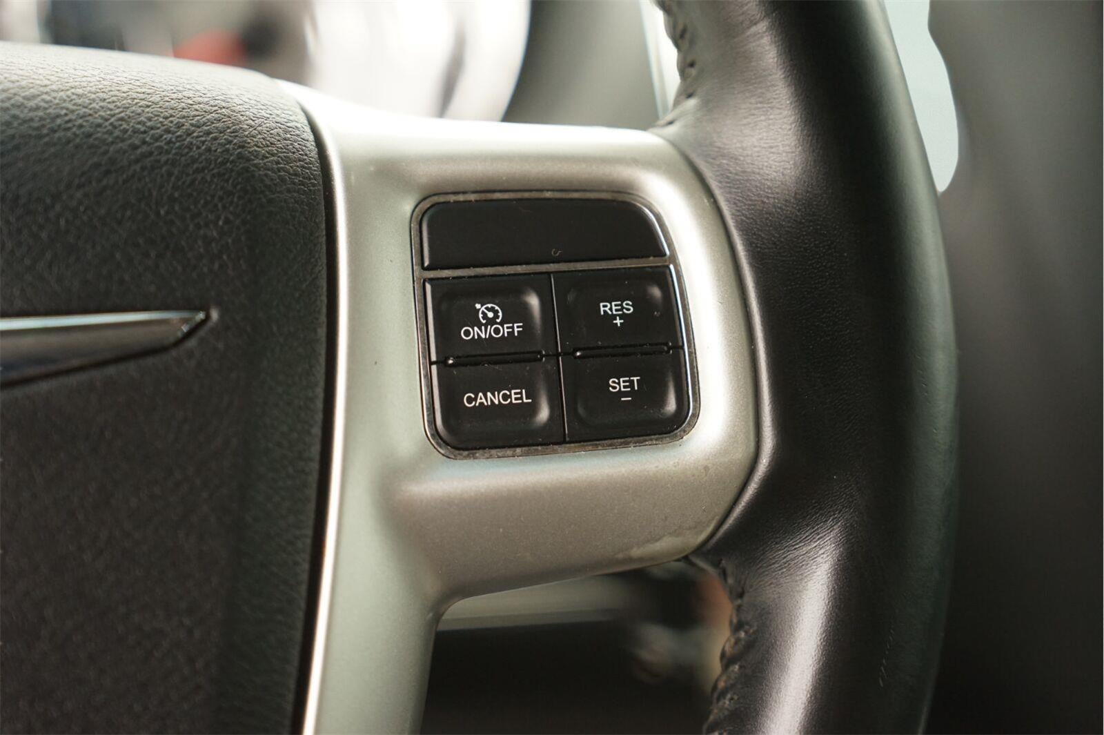 2016 Chrysler Town & Country Touring