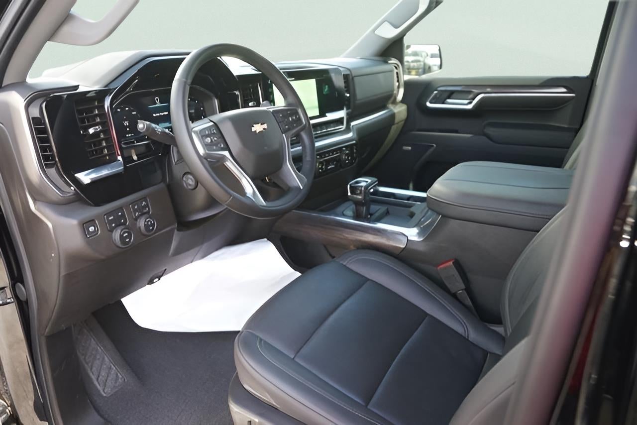2025 Chevrolet Silverado 1500 LTZ