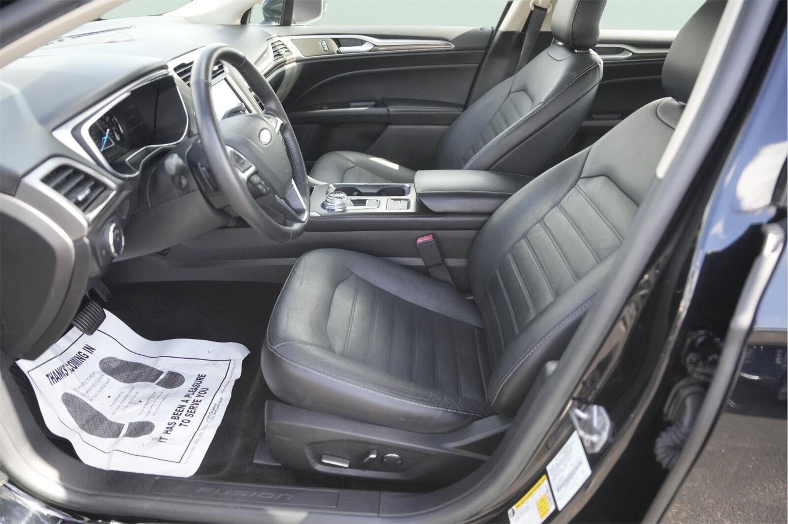 2018 Ford FUSION SE