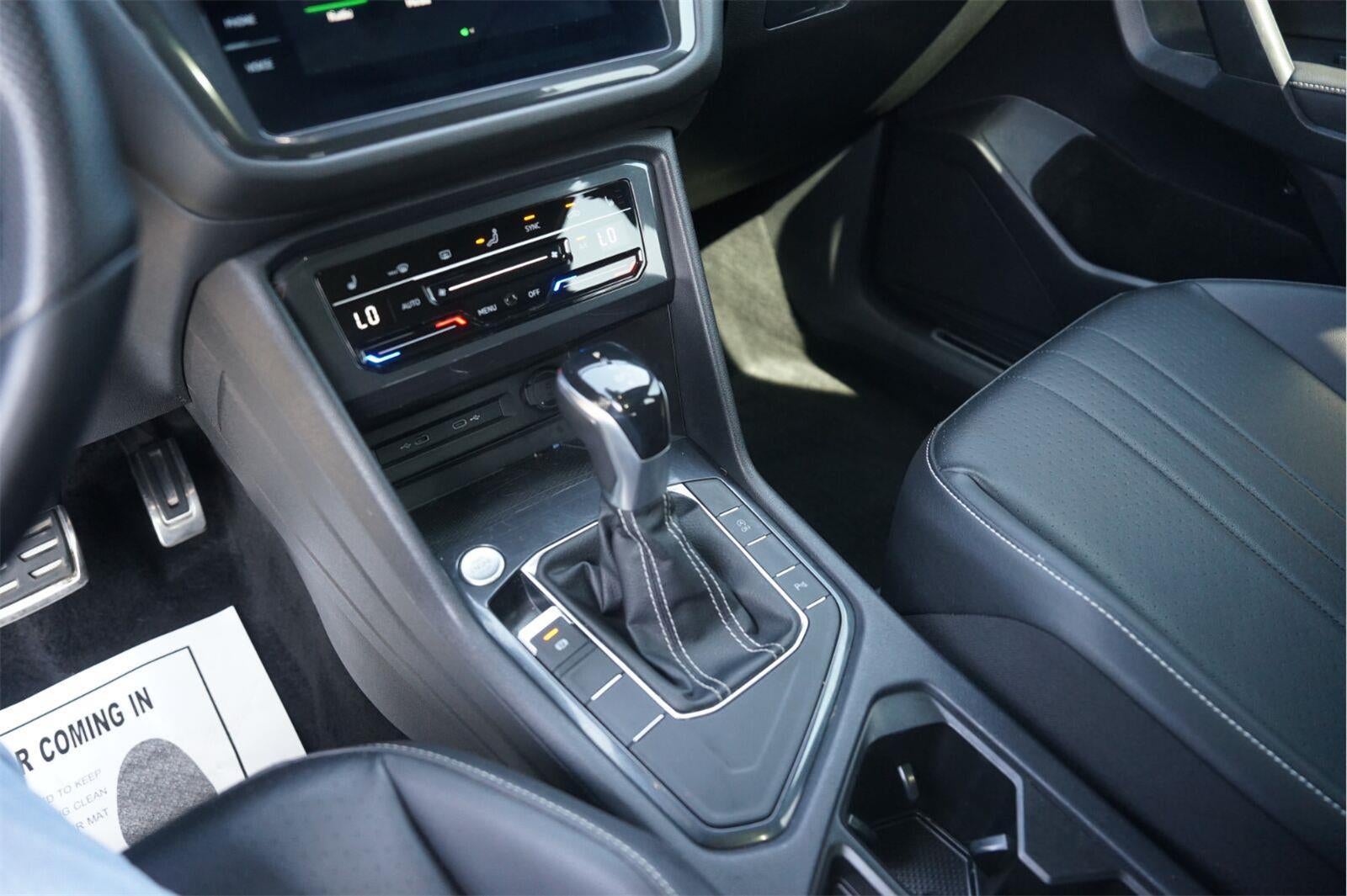 2022 Volkswagen Tiguan SE R-Line Black