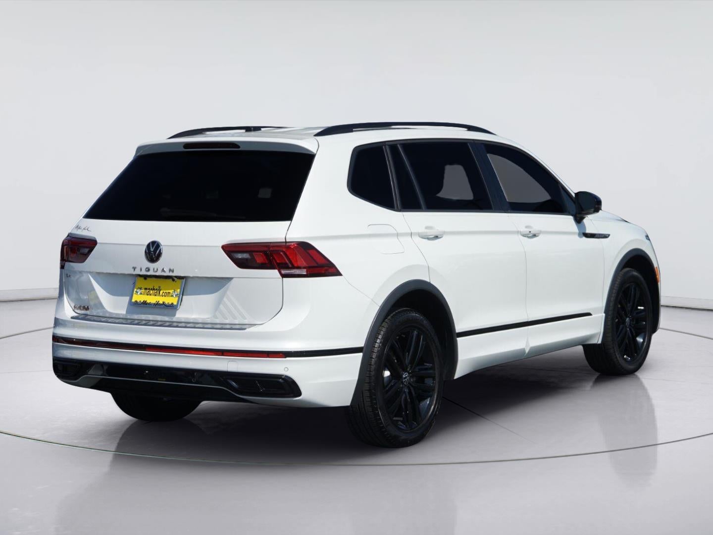 2022 Volkswagen Tiguan SE R-Line Black