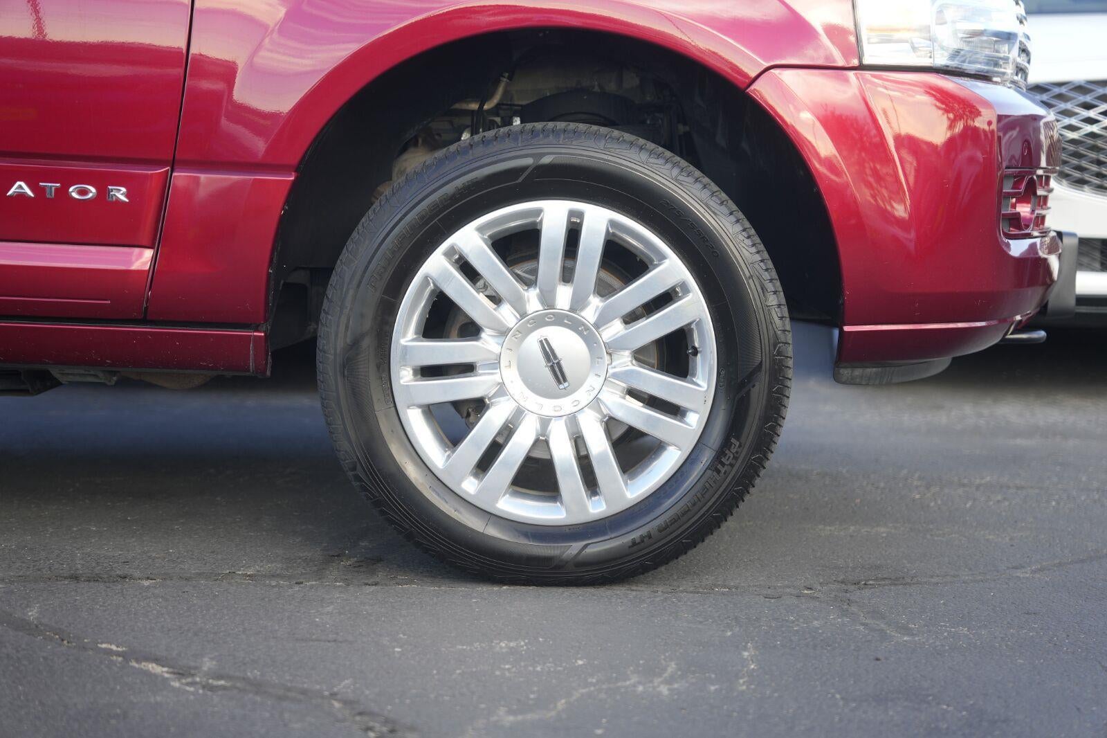 2014 Lincoln Navigator Base
