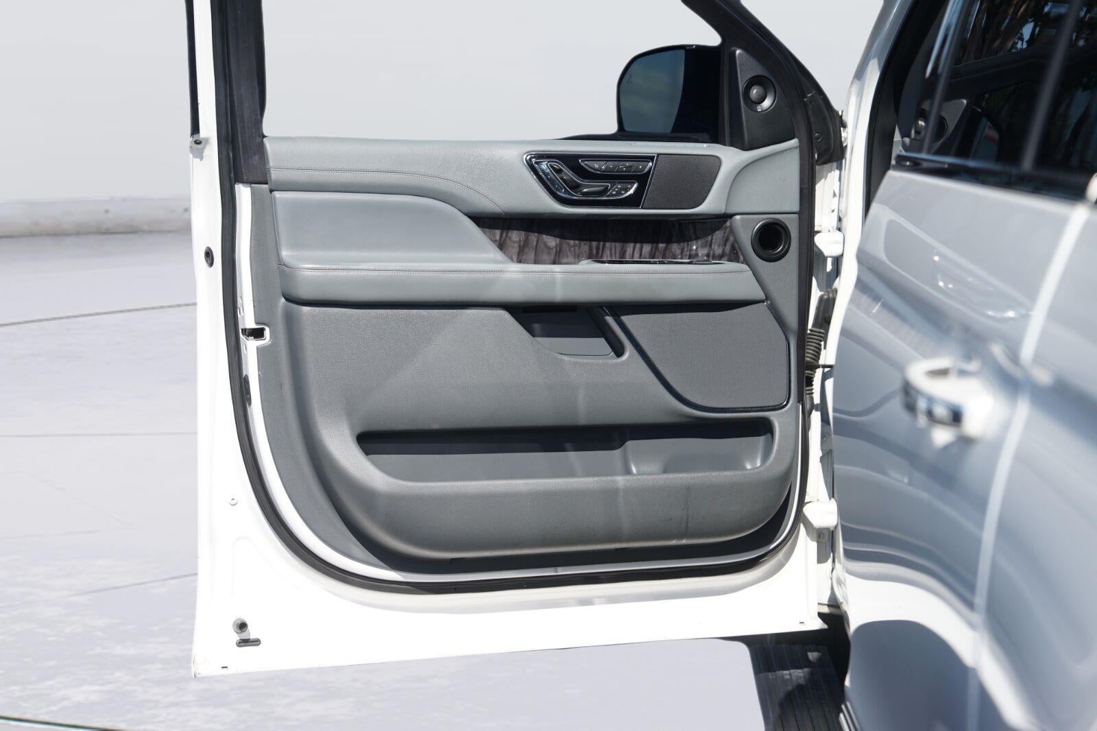 2019 Lincoln Navigator L Select