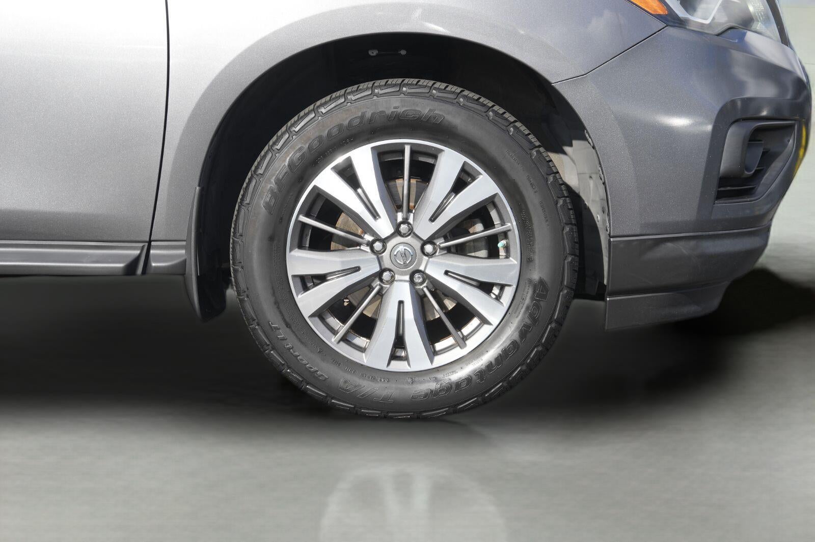 2017 Nissan Pathfinder SL