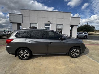 2017 Nissan Pathfinder SL