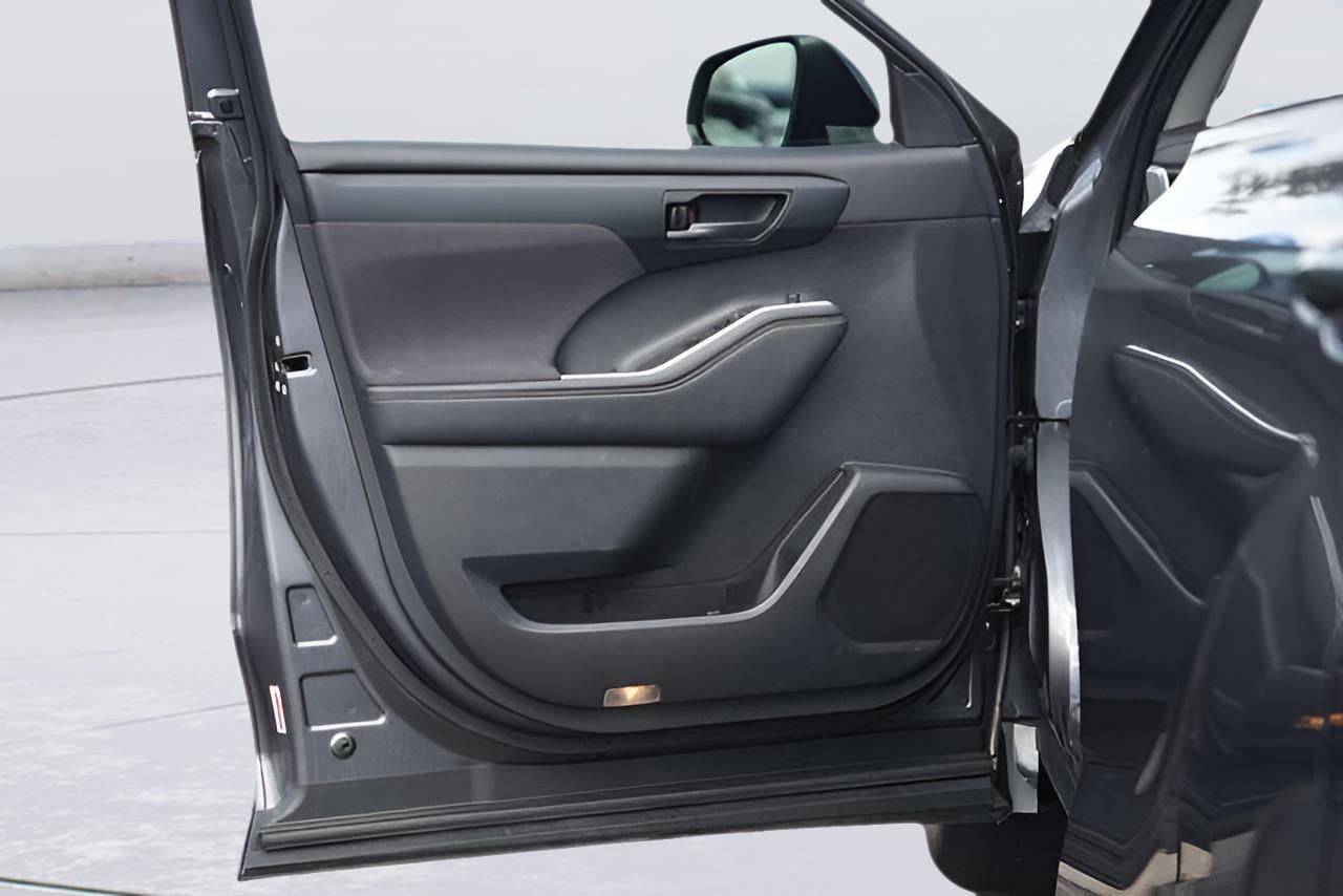 2021 Toyota Highlander L
