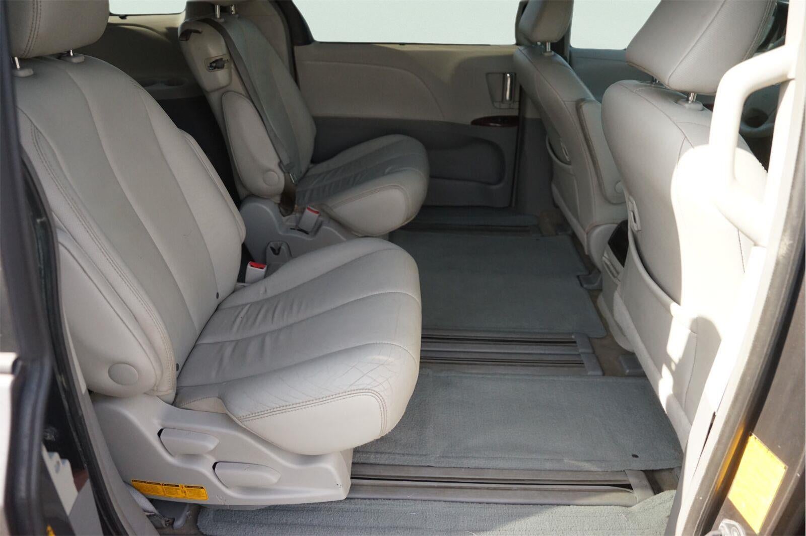 2013 Toyota Sienna XLE 8-Passenger