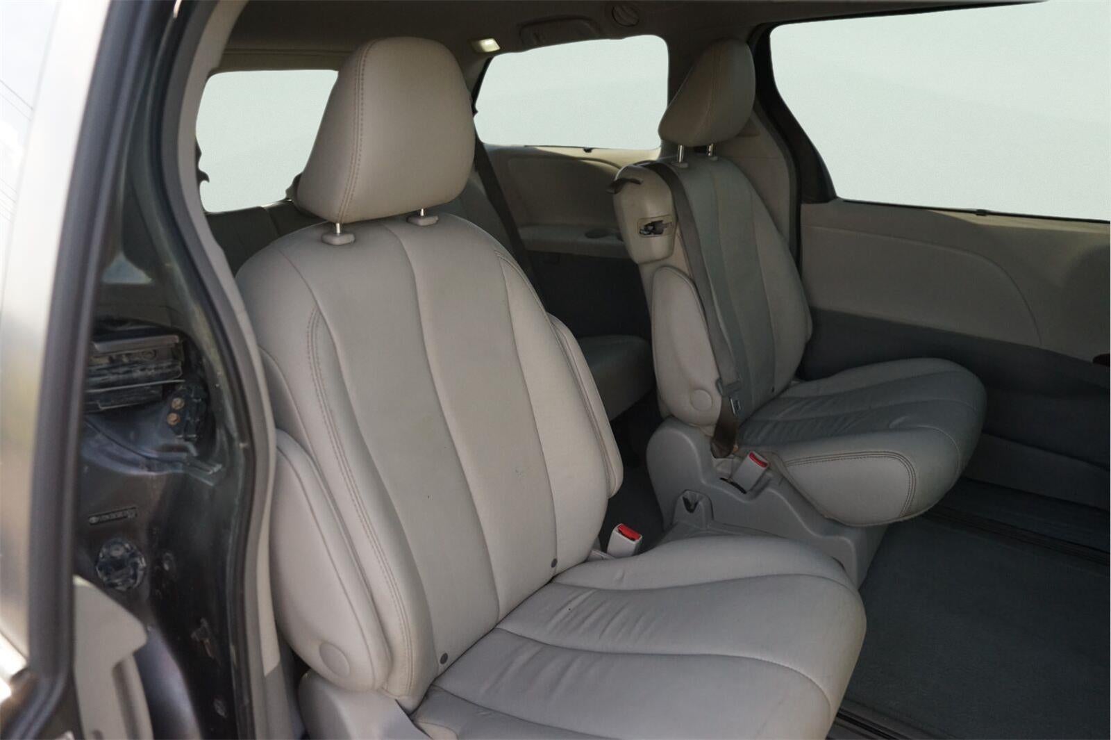 2013 Toyota Sienna XLE 8-Passenger