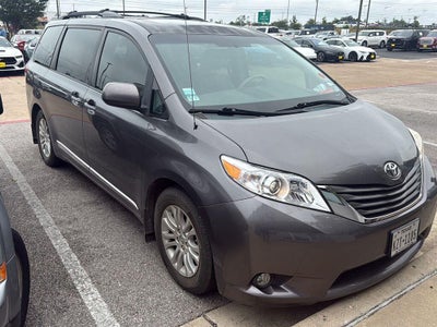 2013 Toyota Sienna XLE 8-Passenger