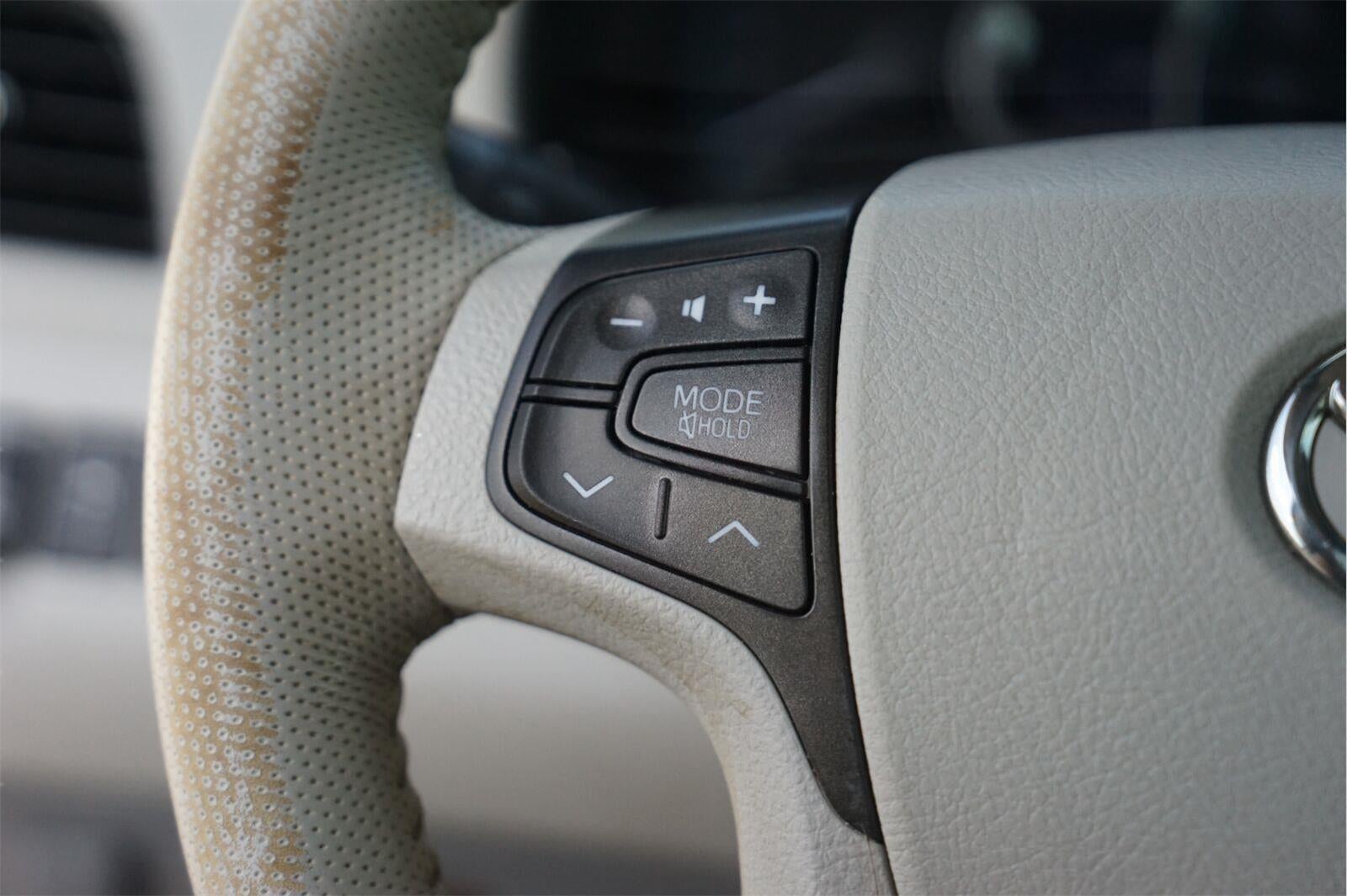 2013 Toyota Sienna XLE 8-Passenger