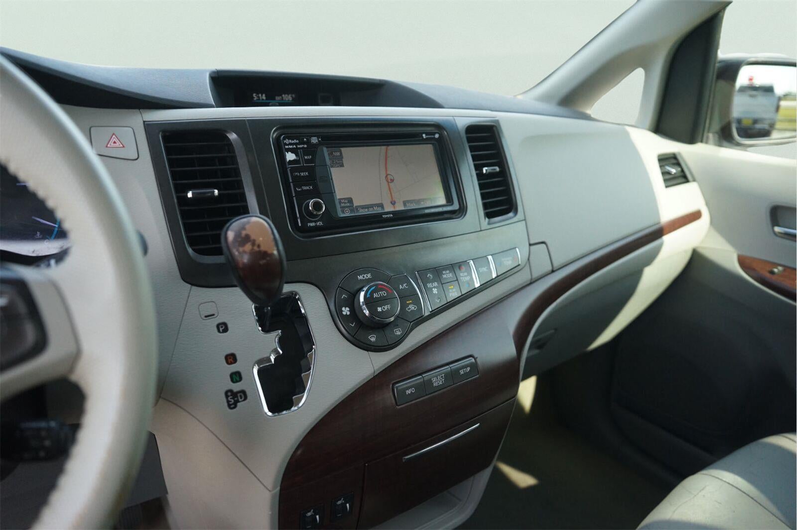 2013 Toyota Sienna XLE 8-Passenger