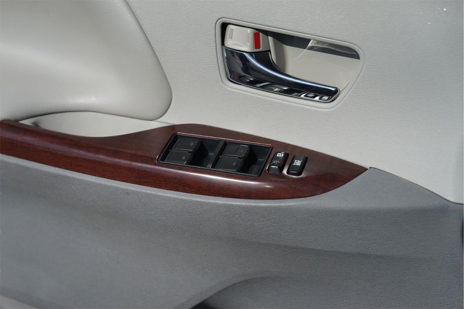 2013 Toyota Sienna XLE 8-Passenger
