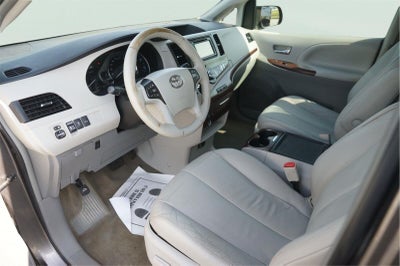 2013 Toyota Sienna XLE 8-Passenger