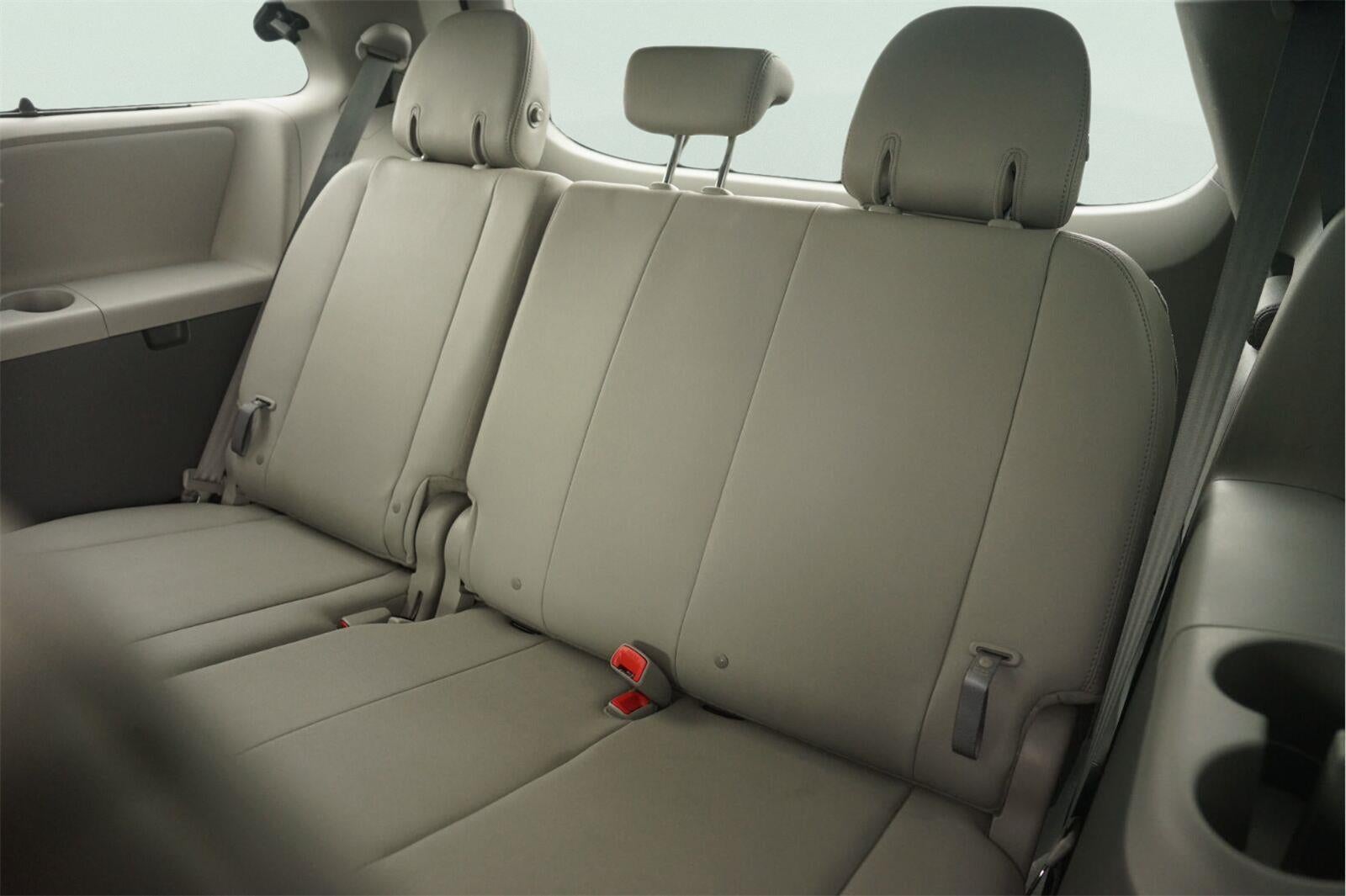 2020 Toyota SIENNA Base