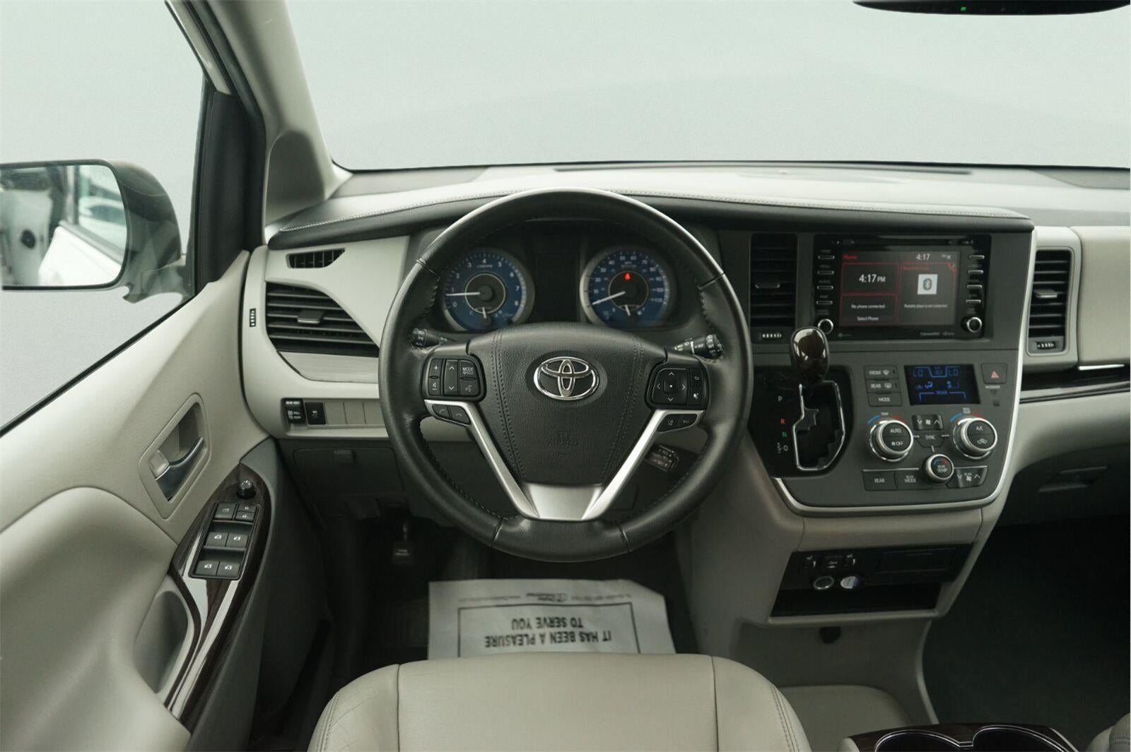 2020 Toyota SIENNA Base