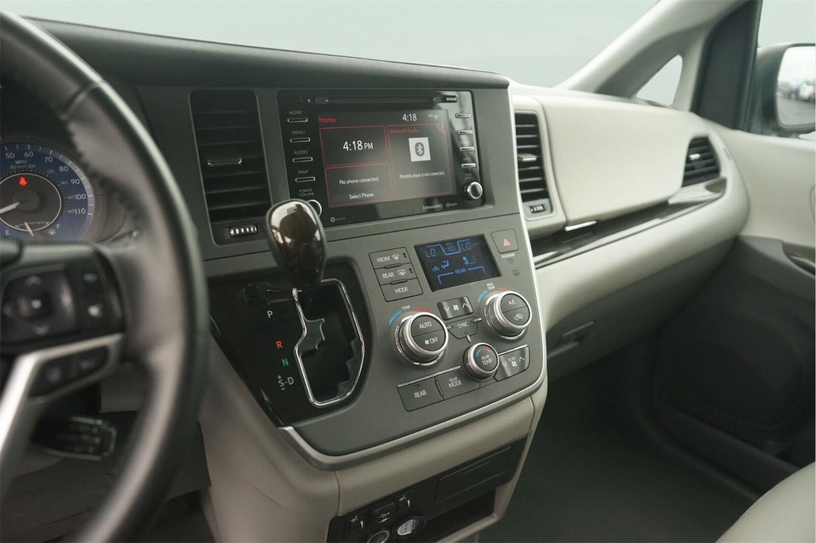 2020 Toyota SIENNA Base