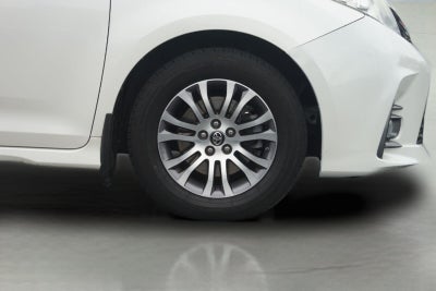 2020 Toyota SIENNA Base