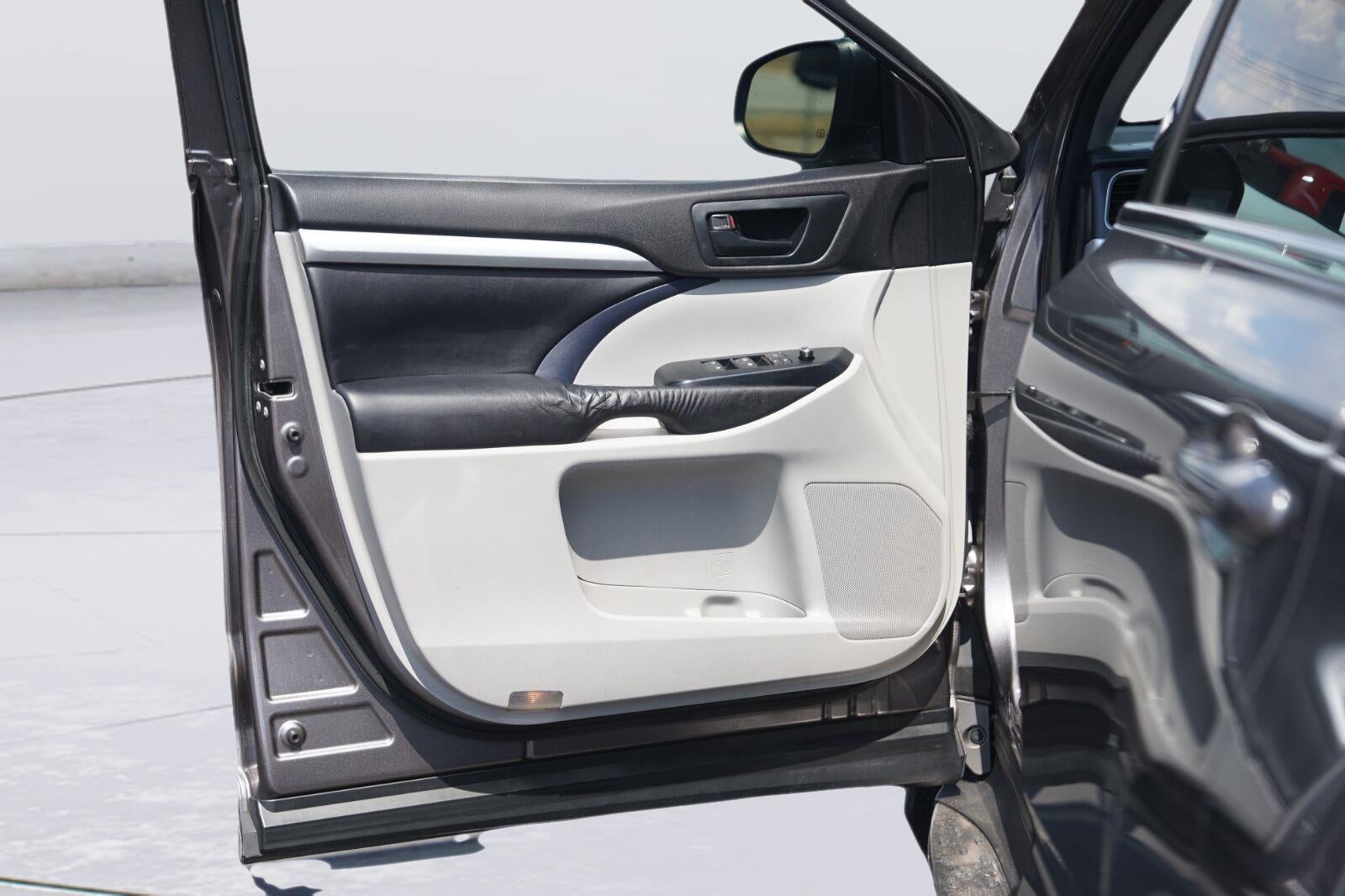 2015 Toyota Highlander LE Plus