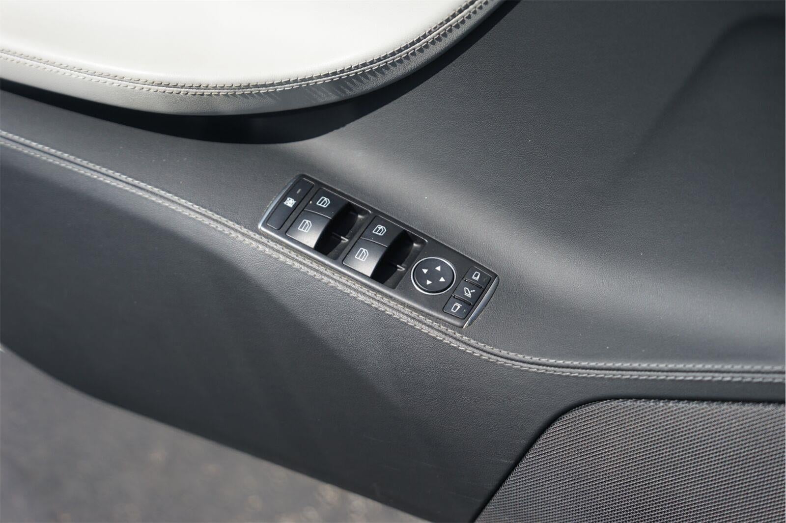 2014 Tesla Model S Base