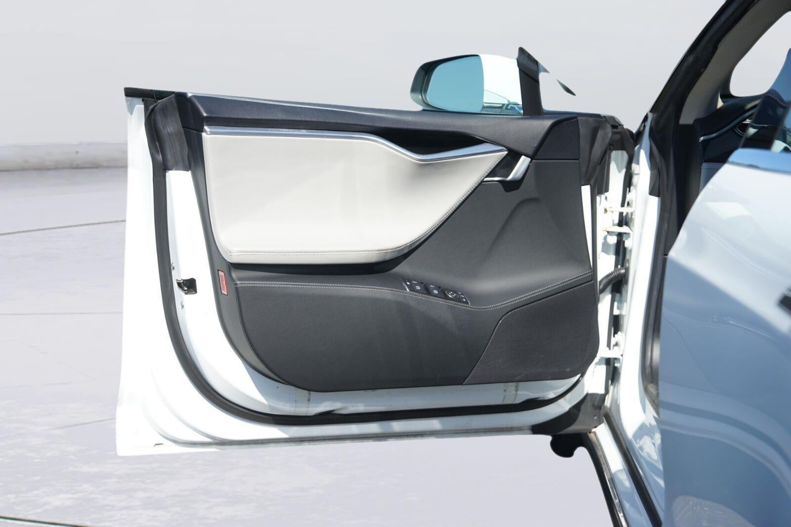 2014 Tesla Model S Base