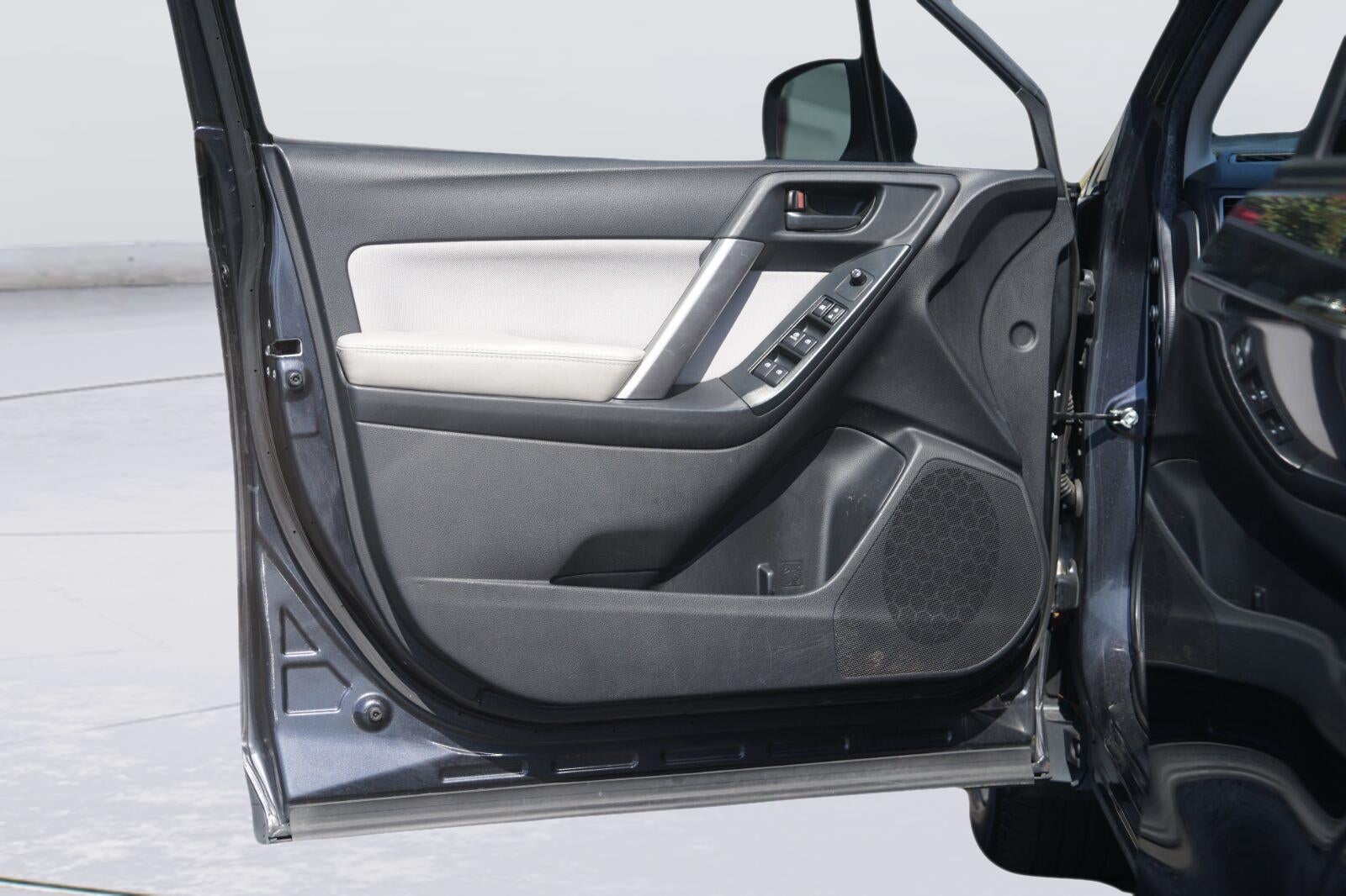 2016 Subaru Forester 2.5i