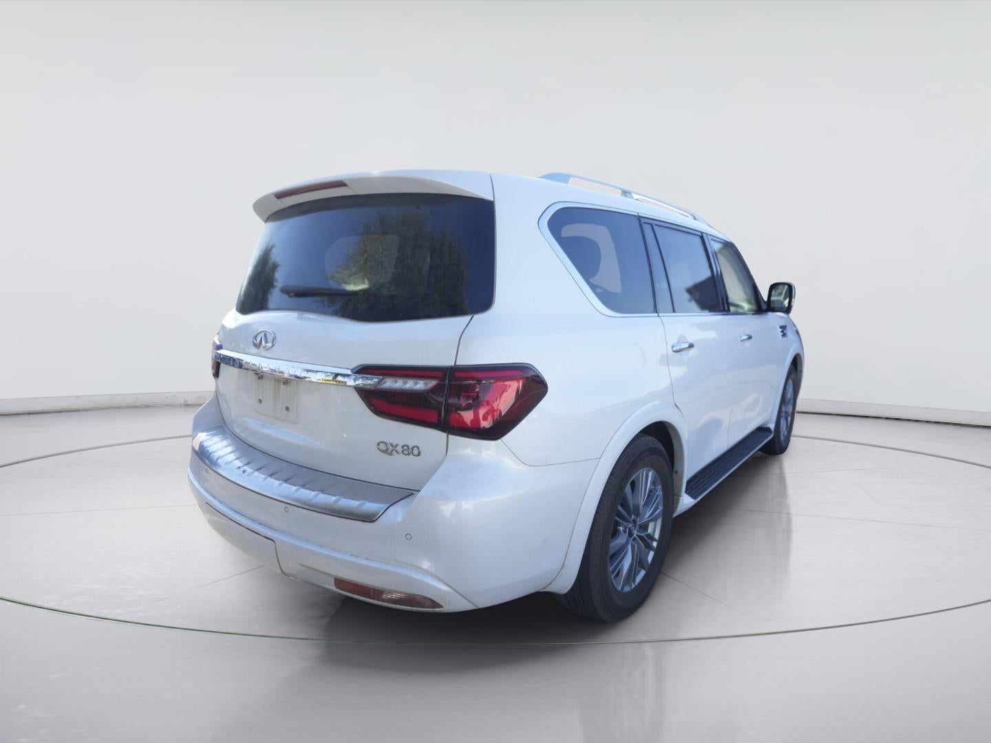 2022 INFINITI QX80 LUXE