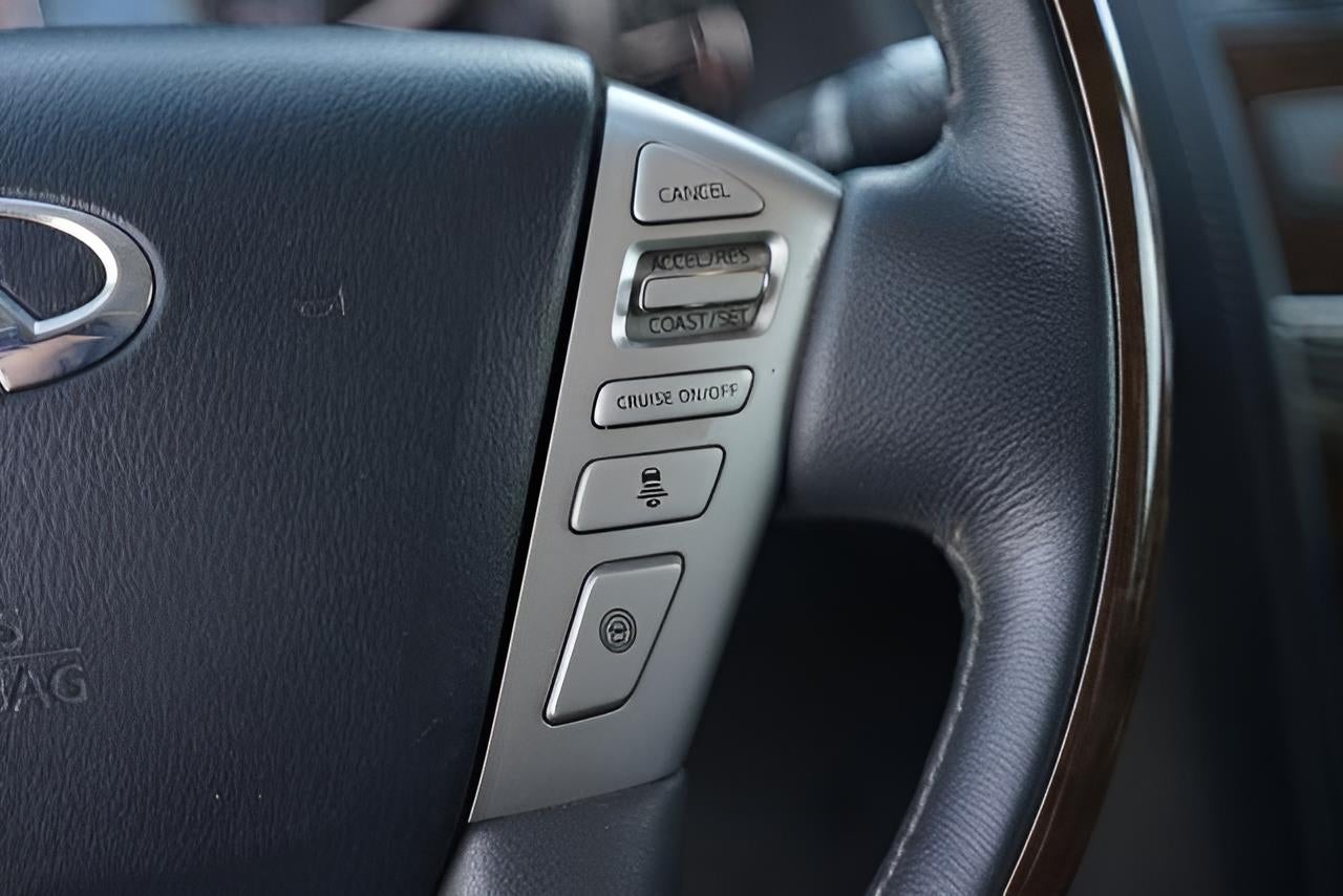 2017 INFINITI QX80 Base