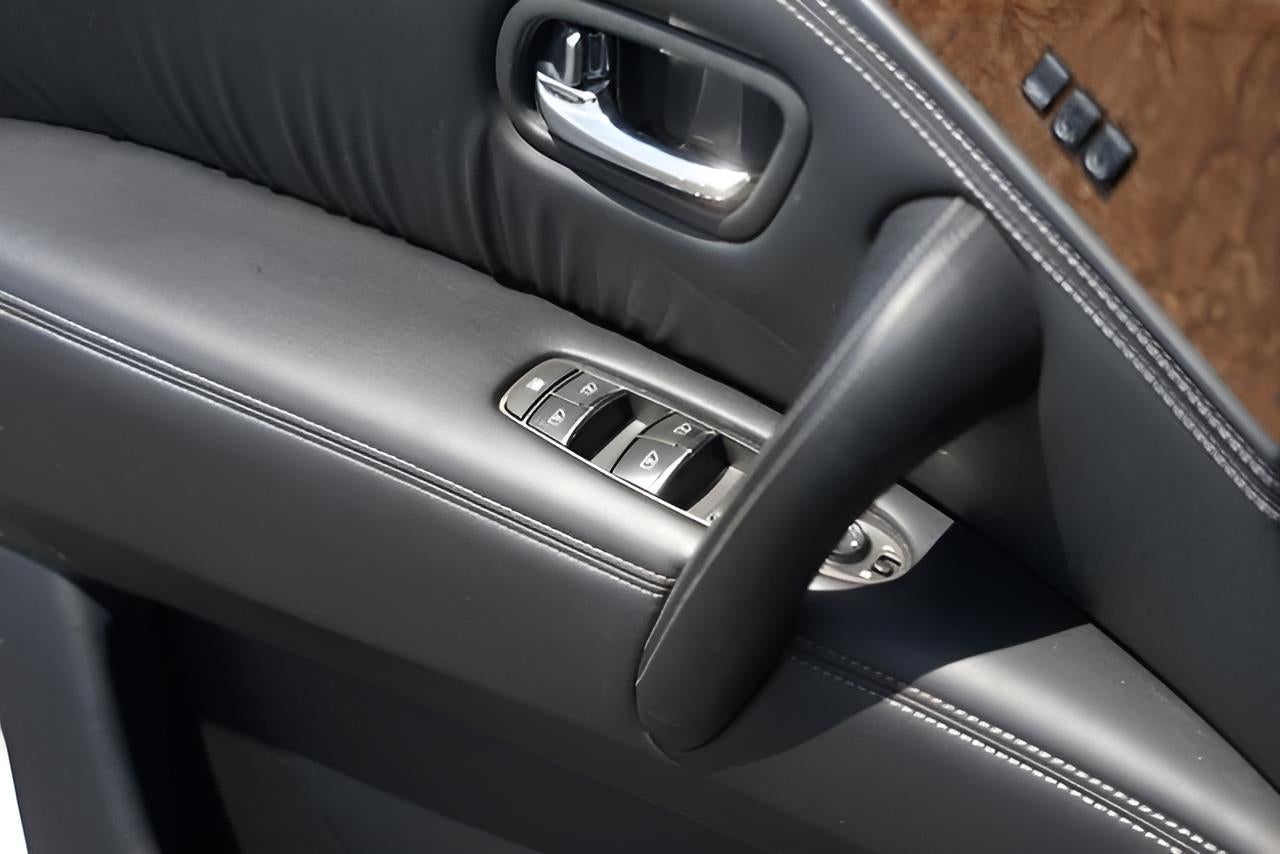 2017 INFINITI QX80 Base